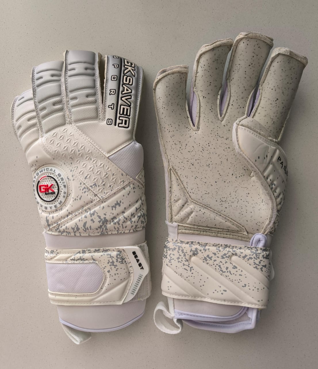 Guantes de Arquero GK Saver Beast Passion Beast Pro 1