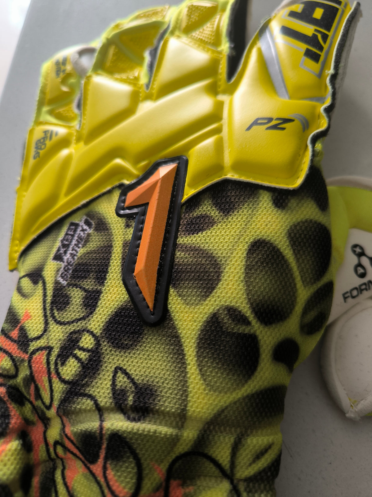 Guantes de arquero Rinat Xtreme Guard Dominius Pro