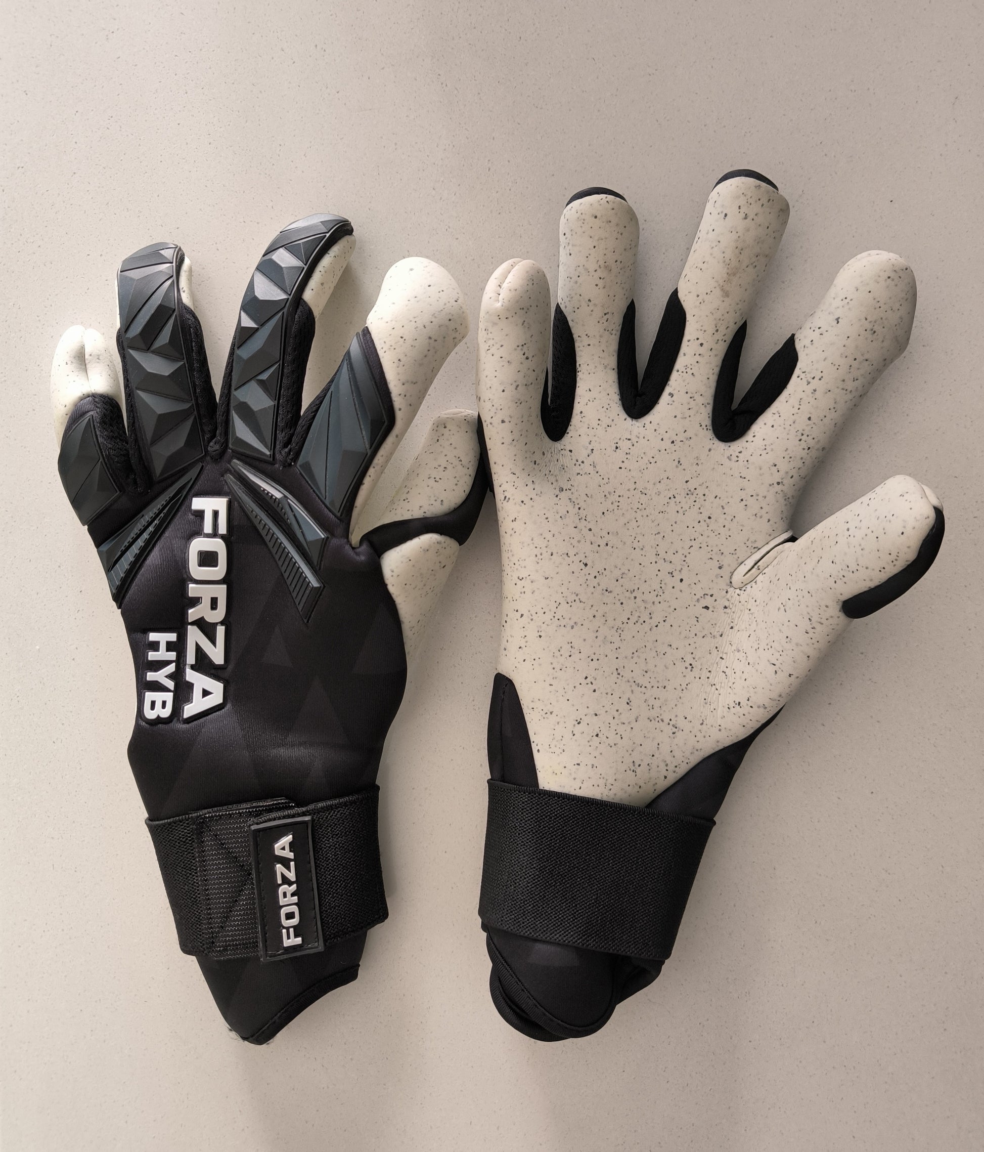 Guantes de arquero Forza HYB - Profesional, con envoltura de látex de cuarzo de 0.157 in en el pulgar