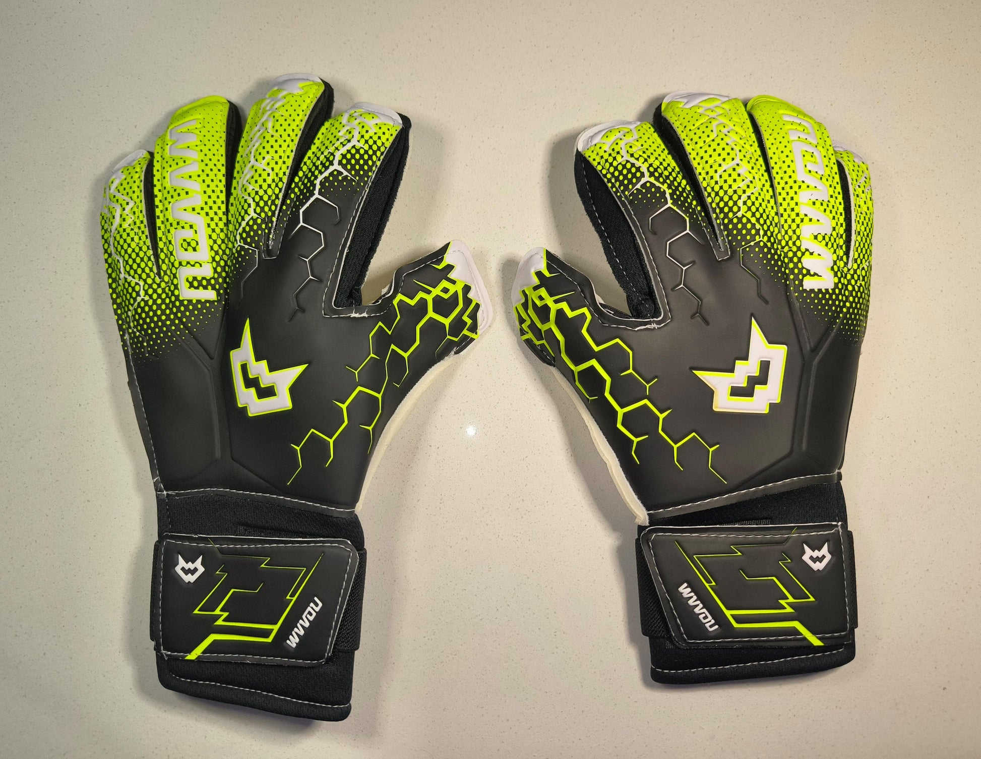 WVVOU Guantes de Portero para Fútbol - Seguros, Resistentes y con Agarre firme