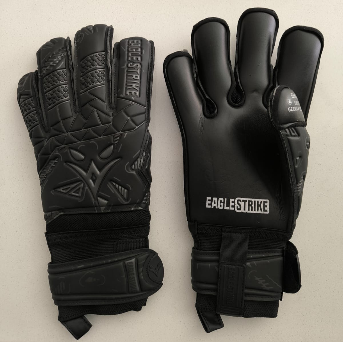 EAGLE STRIKE, Protección para Dedos, Látex Alemán Giga Grip 4mm, Nivel Profesional