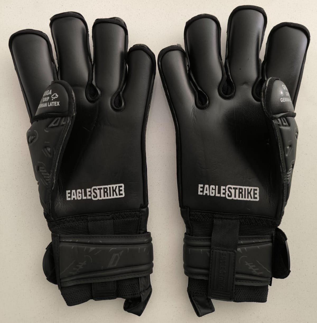 EAGLE STRIKE, Protección para Dedos, Látex Alemán Giga Grip 4mm, Nivel Profesional