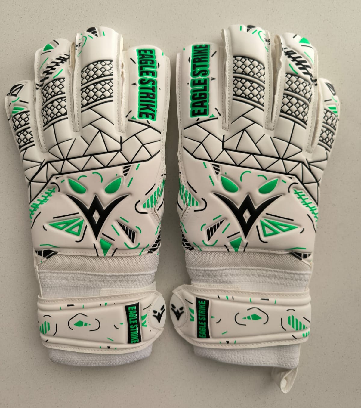 EAGLE STRIKE, Protección para Dedos, Látex Alemán Giga Grip 4mm, Nivel Profesional