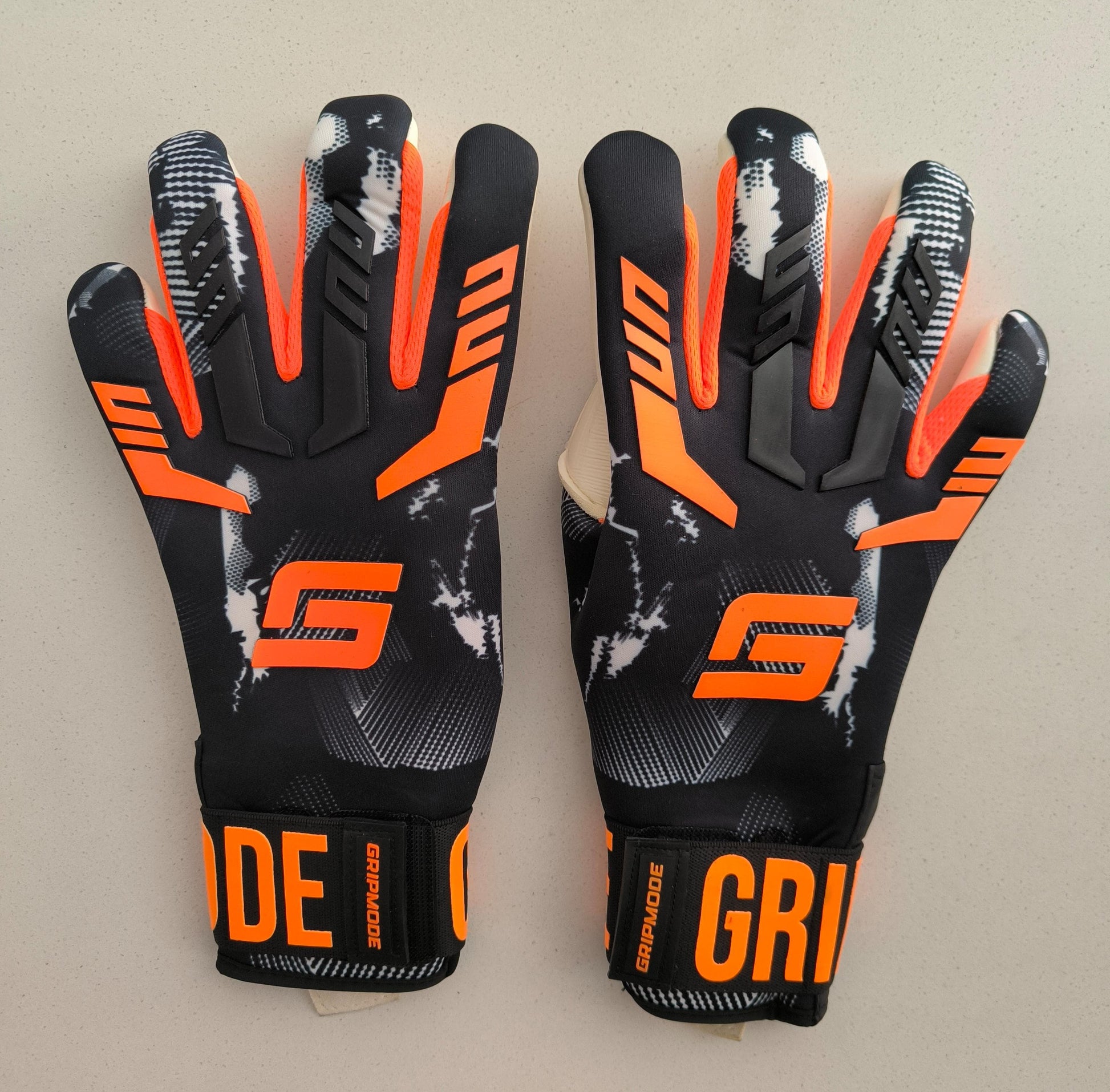 GRIPMODE Guantes de Portero Ultra Hybrid para Adultos con Látex Griptec® – Para Todo Tipo de Clima, Protección Profesional para Fútbol