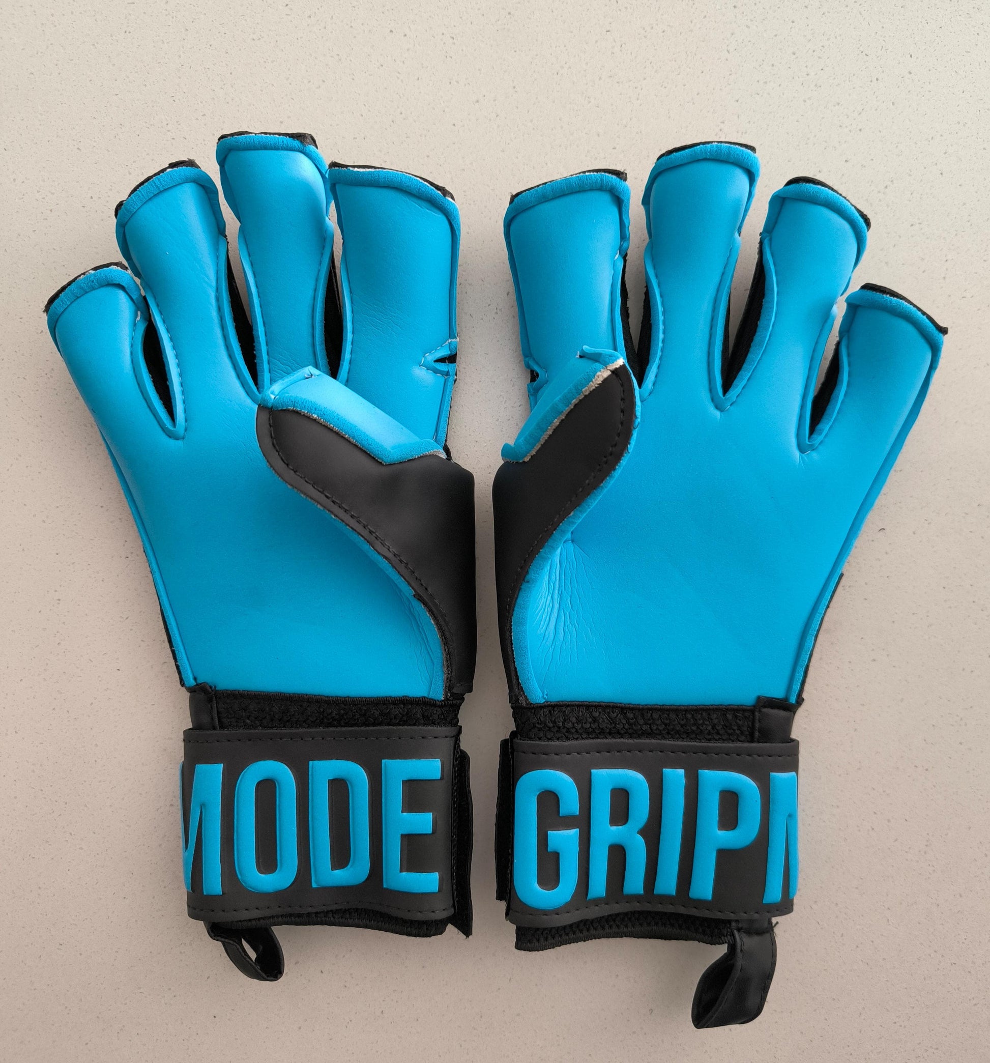GRIPMODE Guantes de Portero para Niños – Aqua Azul | Protección con Fingersave, Agarre Profesional y Látex de Alto Rendimiento