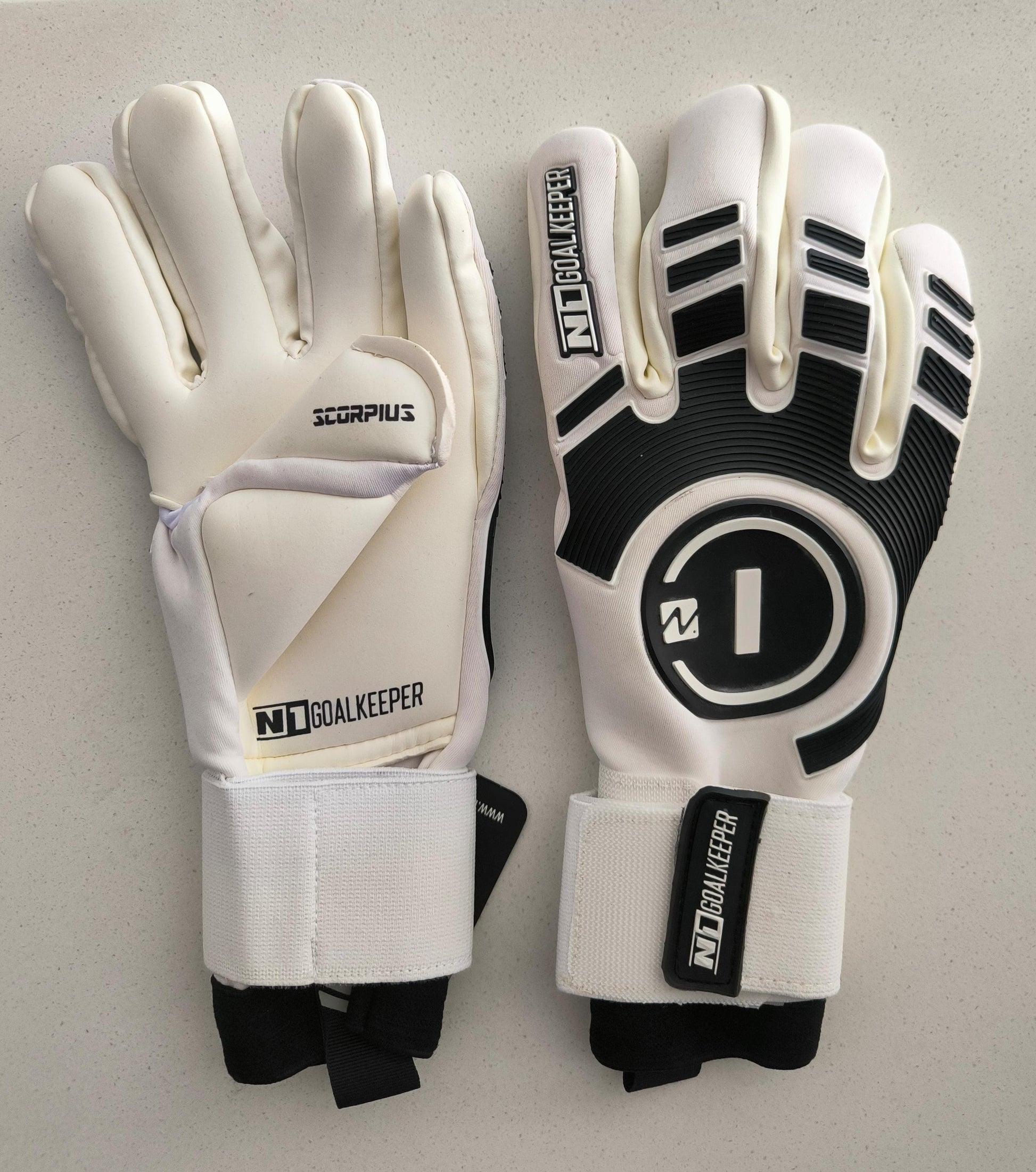 N1 Goalkeeper Scorpius SSG Pro – Guantes de Portero Profesionales Rosa | Corte Negativo y Látex Alemán Antideslizante para Máximo Rendimiento
